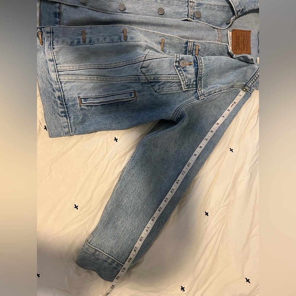 Levi’s Premium Trucker Denim Jacket – Light Wash, Water<Less, Size M - Picture 10 of 10